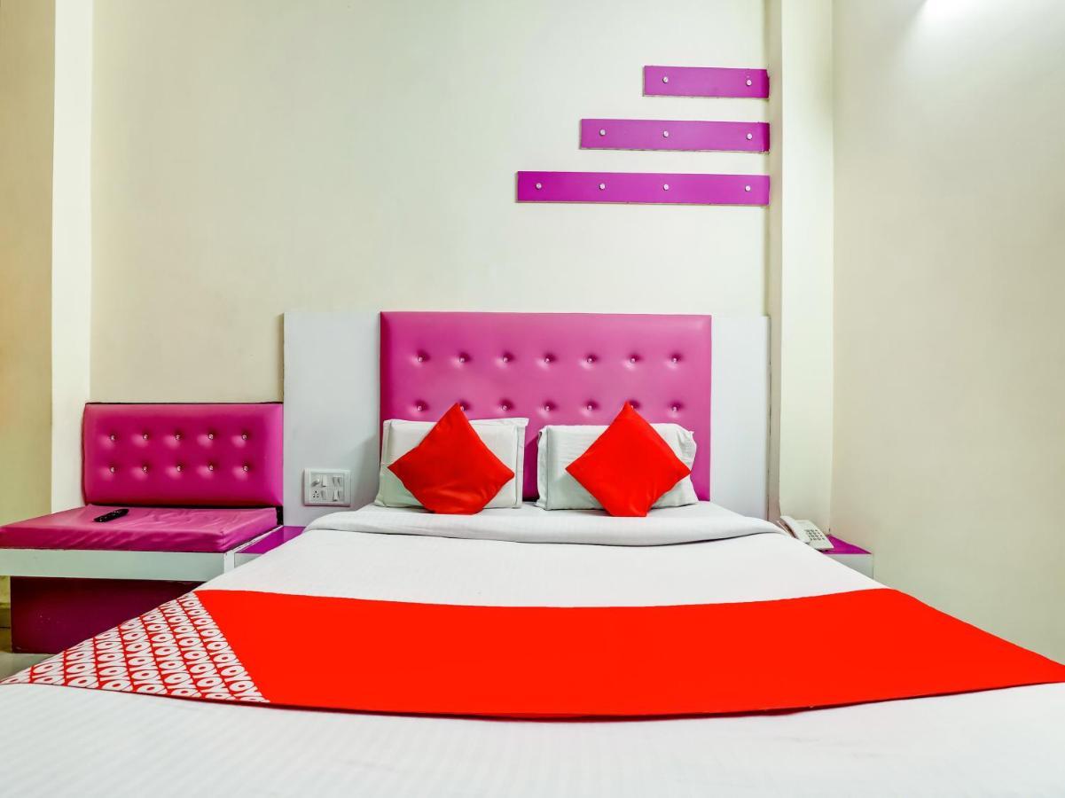 Oyo 75948 Hotel Tushar Continental Нью-Делі Екстер'єр фото