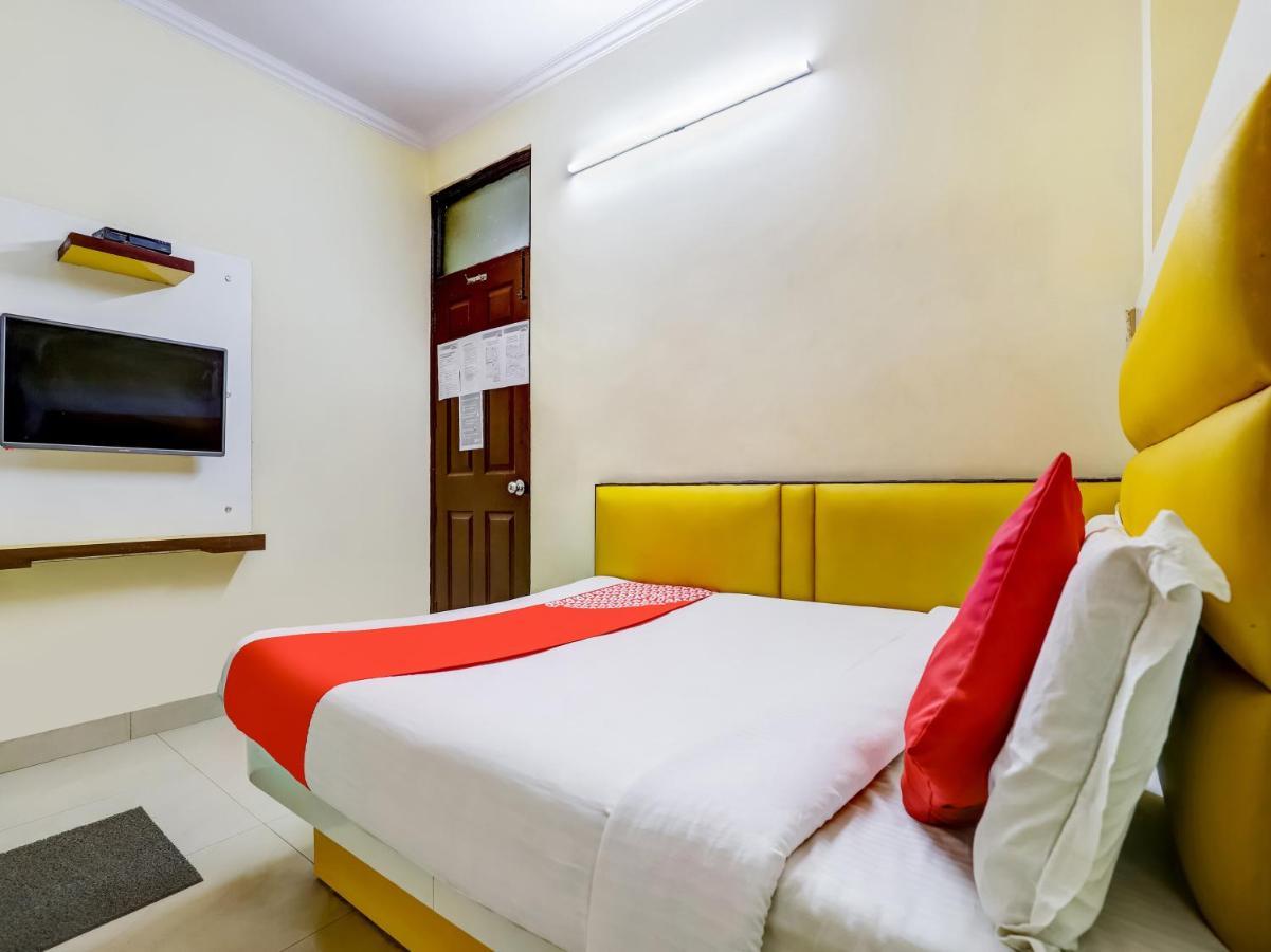 Oyo 75948 Hotel Tushar Continental Нью-Делі Екстер'єр фото